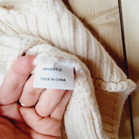 Cream chunky knit sweater - Picture 9 of 10